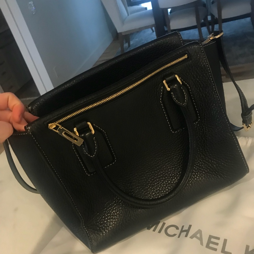 Michael Kors Authentic Purse (Satchel/Crossbody) - Picture 4 of 8